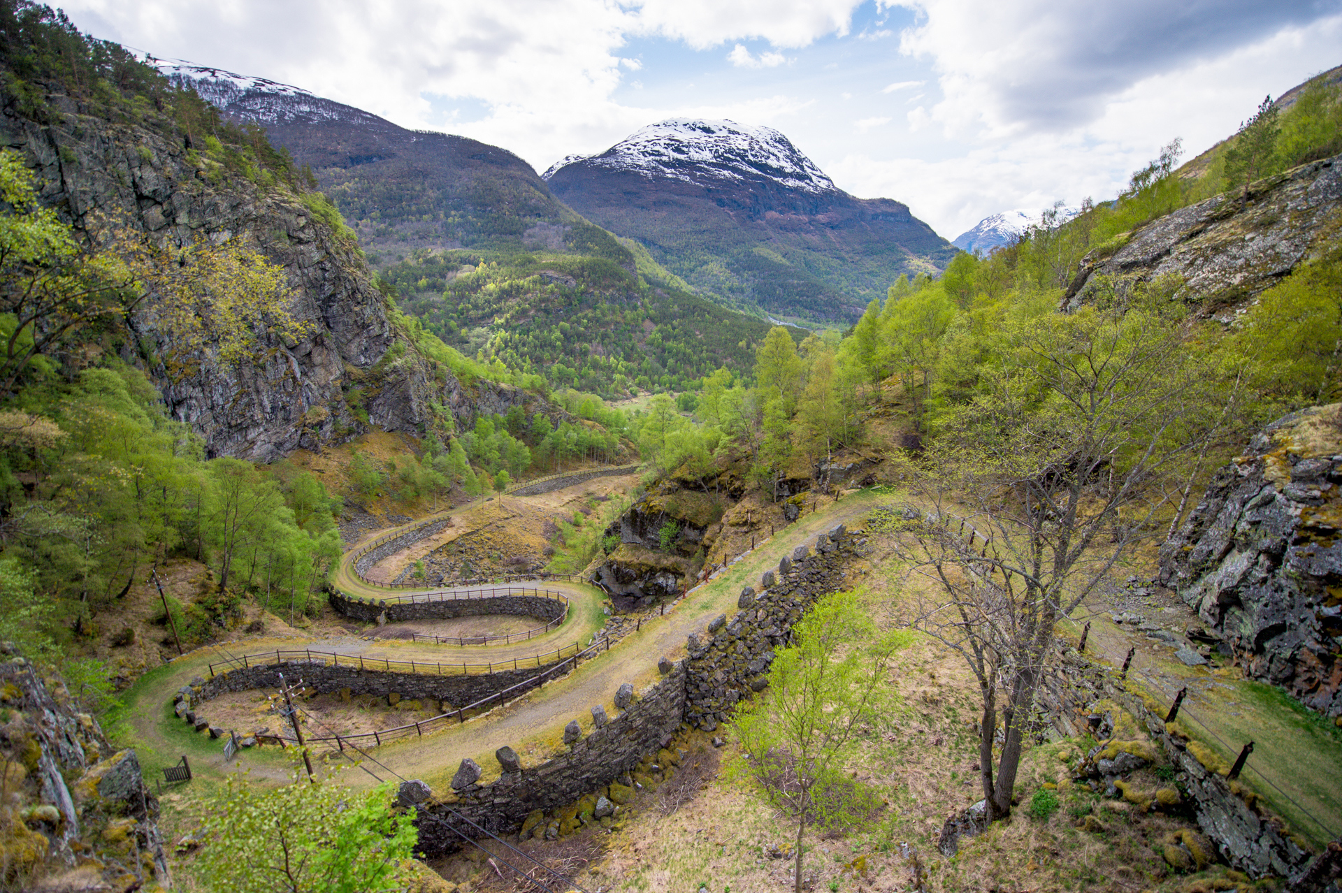 Vindhellavegen and Borgund Stave Church - Jotunheimen