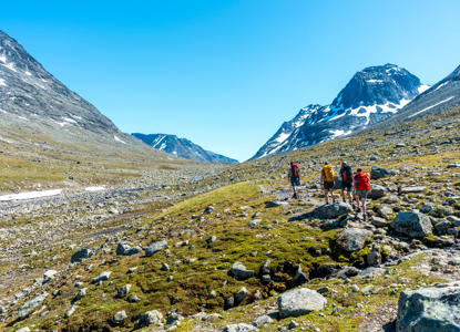 Approaching Svartdalen Valley