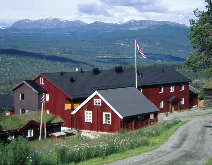 Ruten Fjellstue Utendørs Sommer Og Høst By Arthur Bredli (3)